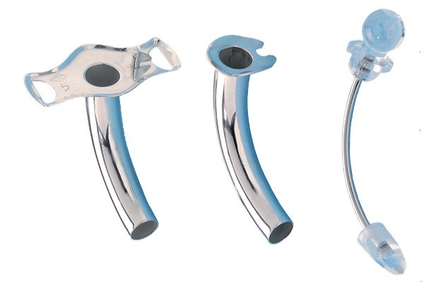 CANULE TRACHEOTOMIE EN METAL